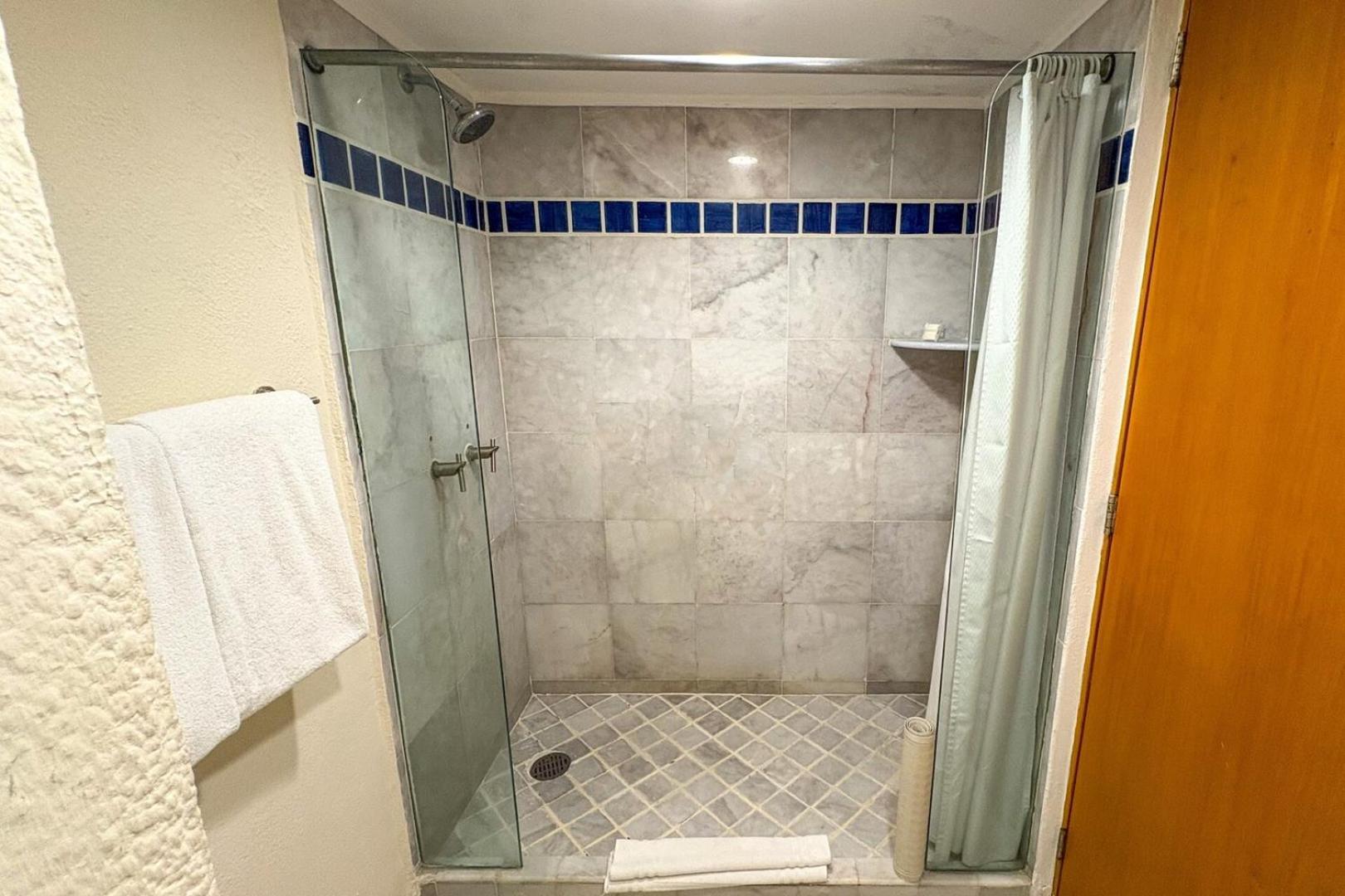 Ocean View & Direct Access! *