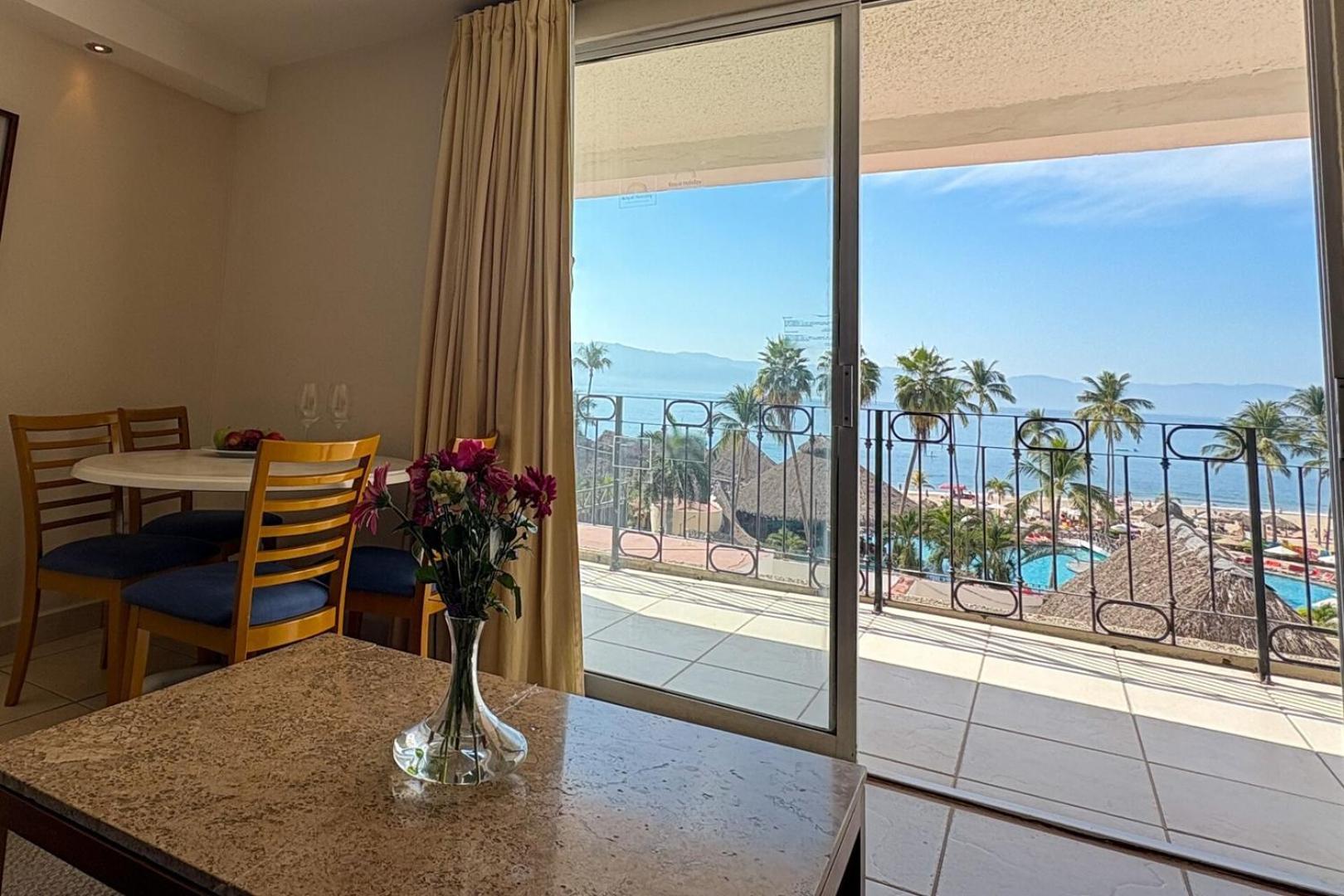 Ocean View & Direct Access! *